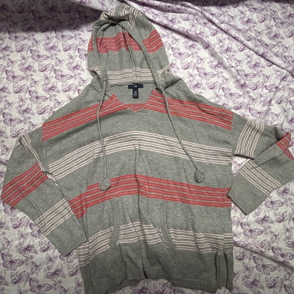 GAP Gray and Red Striped V-Neck Sweater - Picture 1 of 2